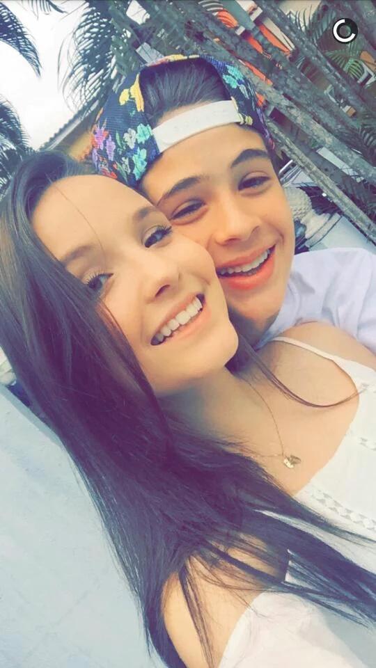 820Lari's tweet photo. De ontem4
Ai meu Deus😱😱
Sem comentários pra essa foto mais que PERFEITAAA😱😍😻
Amo😍#JoLari
💗@larimanoela💙@joaoguiavila https://t.co/8g3TbifsWf