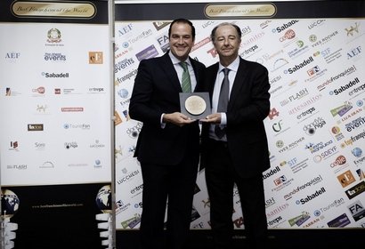 SIF recibe el “Oscar” de los Franquiciados por sus 25 años de historia ow.ly/Ub0NY