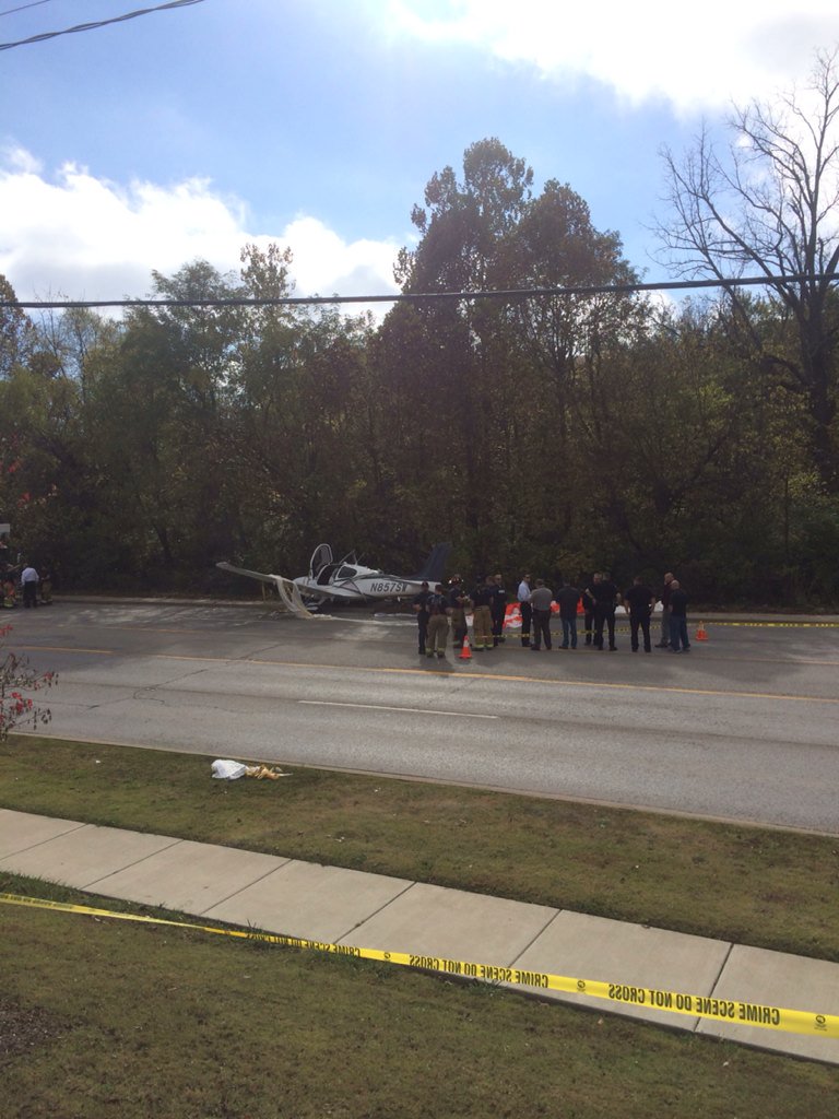 loueran's tweet photo. Plane crash on MLK https://t.co/r40vURVOrV