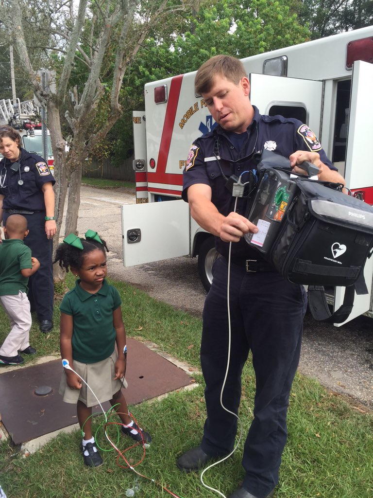Careers on Wheels at Leinkauf today!  Thanks to all the community helpers who visited us today!