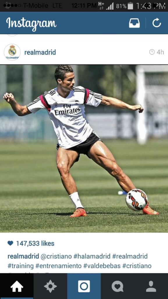 R_3PM_251Lab's tweet photo. Cristiano Ronaldo never skips leg day! Can you name the 4 quadriceps muscles Cristiano is flexing here? https://t.co/AGB6XcJUv1