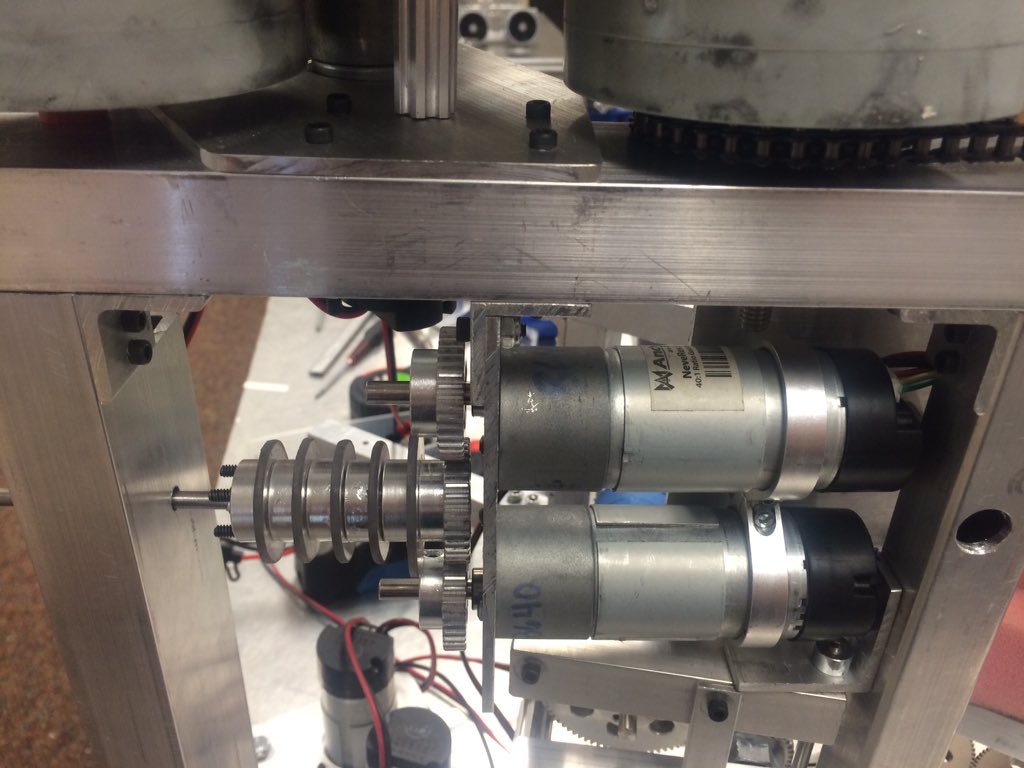 trojans8640's tweet image. The winch motors are in! All 8 motors are on the bot, and the bot isn&apos;t even 8 inches tall! #shortbot #opendesign