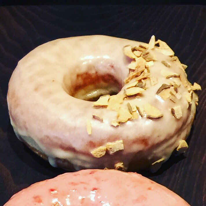 RodeoDonut's tweet photo. Crispy Apple Cider is on the menu today 🍏 #washingtonapples #itcountsasfruit #giddyupgood #jointherodeo #rodeodonut https://t.co/7qBrZmCGHL