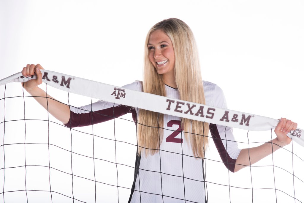 AggieVolleyball's tweet photo. Vote for @shelbyhollowell for Senior CLASS Award  https://t.co/hoDclQZQTh #12thMan  @ChiOmegaXO @maysbusiness https://t.co/Khqr1AFC15