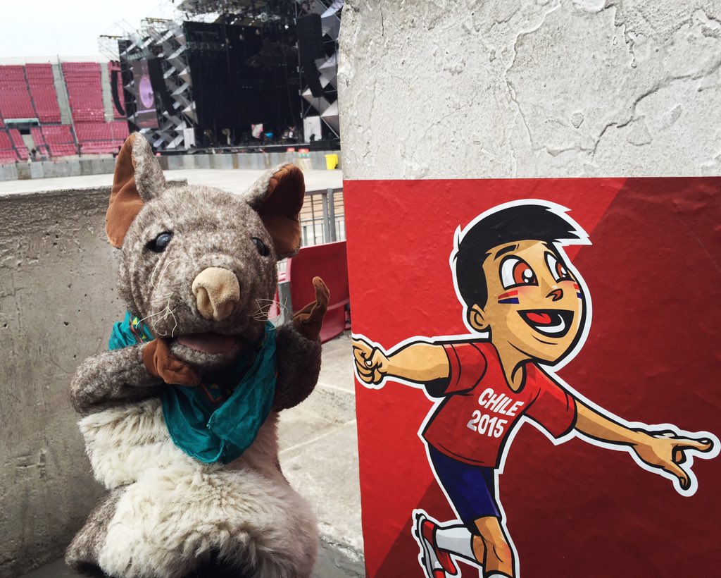 RJBiscotti's tweet photo. Back from my sabratical...🐭⚡️⚽️ #PJLatinAmerica2015 #Santiago https://t.co/p8VoIkG1Ug