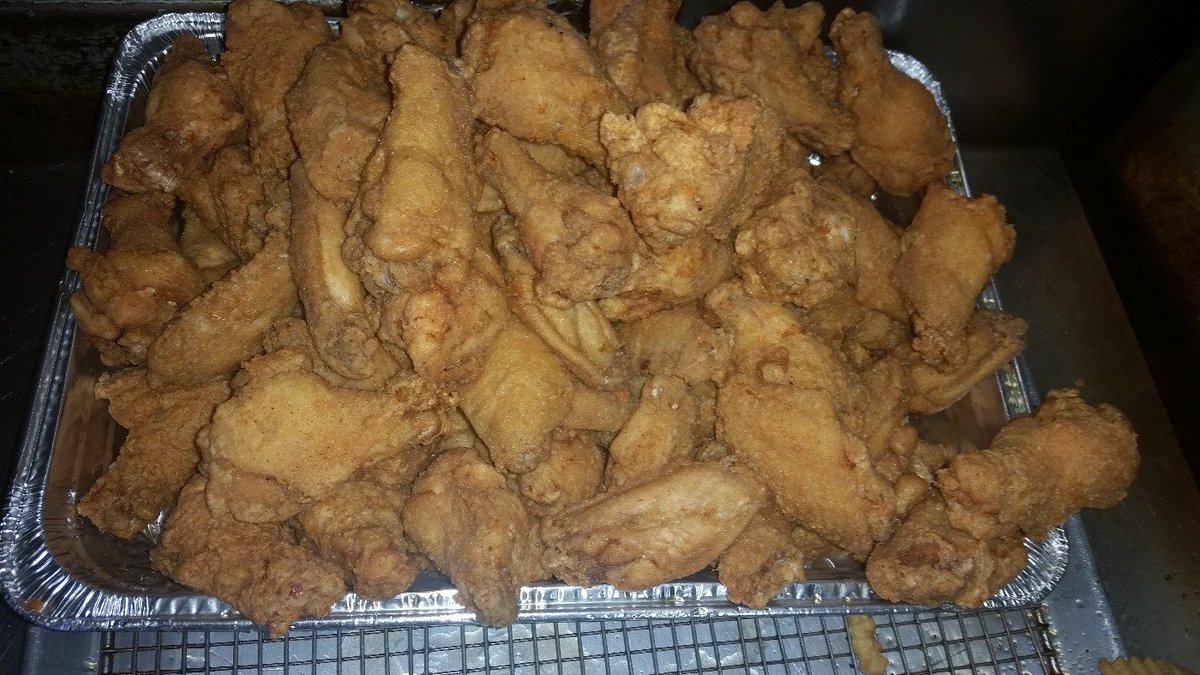 redfishbluechic's tweet photo. We are cooking at 300 w. Preston street..state center bldg....#yeahitsthatgood https://t.co/w9mfAtqpJY