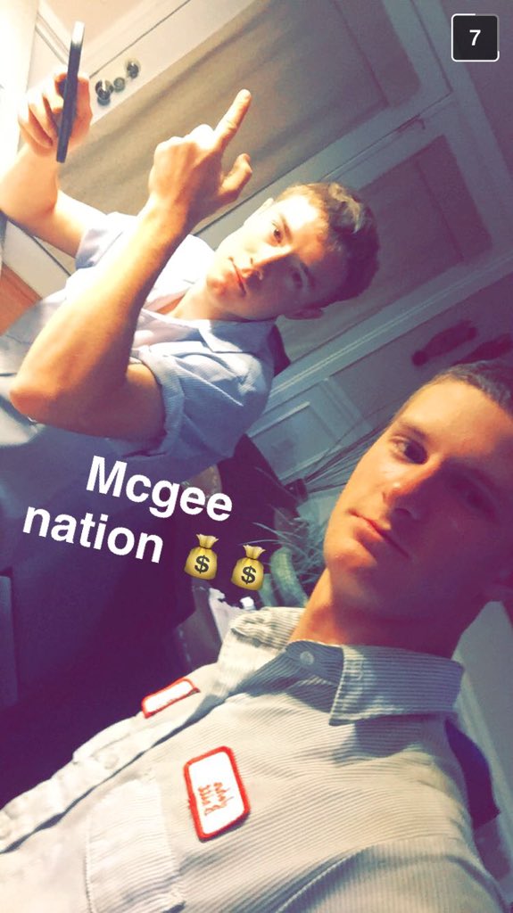 BaucomEllis's tweet photo. Happy birthday squrriel😏👴🏾 #20 #b&amp;b https://t.co/7JRu3YdQ9w