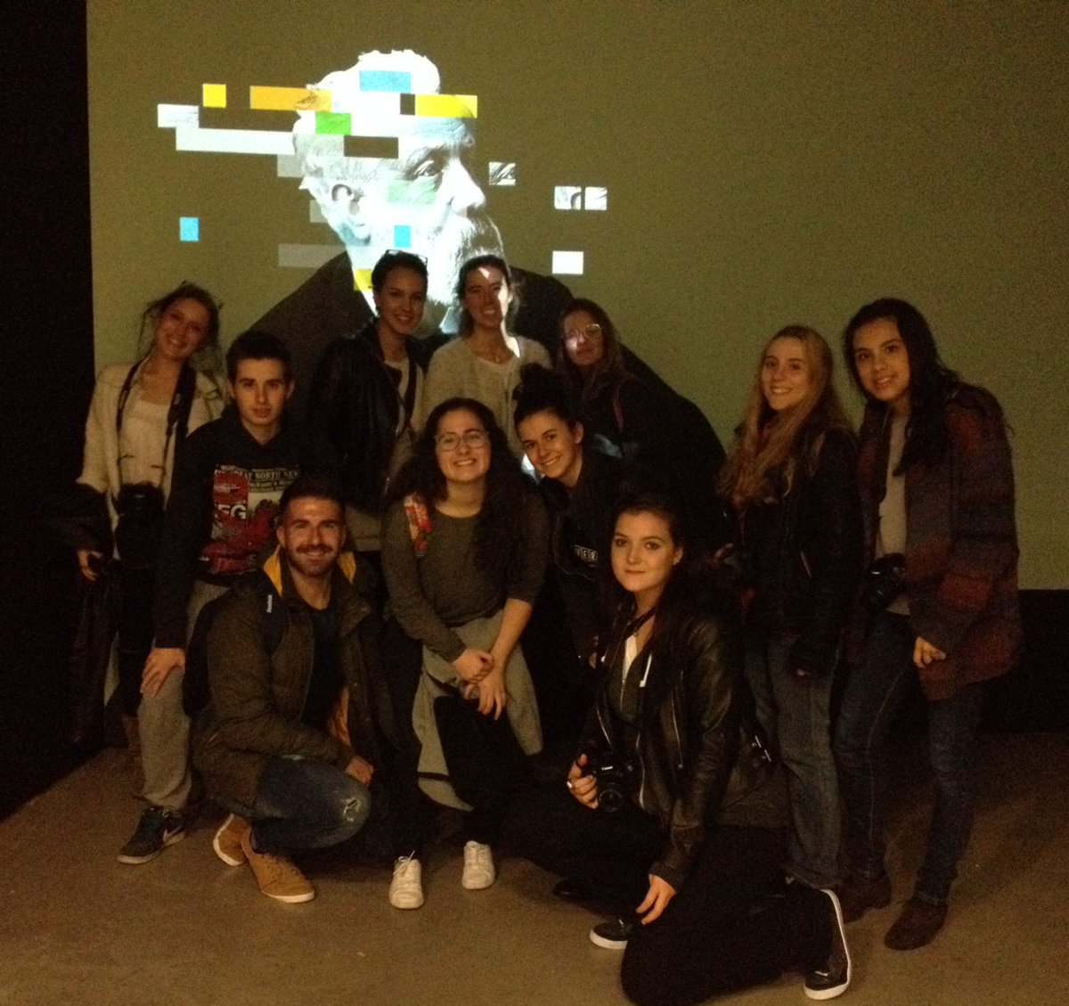 FerSGdesign's tweet photo. @RuthImagines Visita con mis alumnos @IEDMadrid. Montaje #VenaVerne. Rutas para descubrirla https://t.co/EWugHLZWbC https://t.co/wMxgRjRSGS