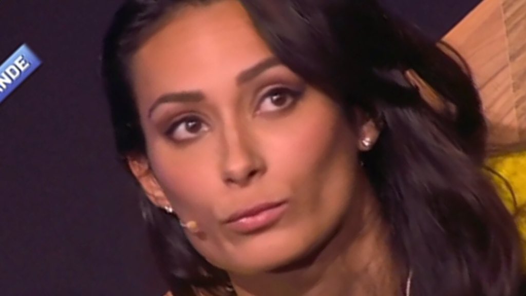 AymericBonnery's tweet photo. N'y a t il pas une ressemblance entre Clémentine et Elodie Gossuin ?#FaceAFrance https://t.co/YWf3HgijtA