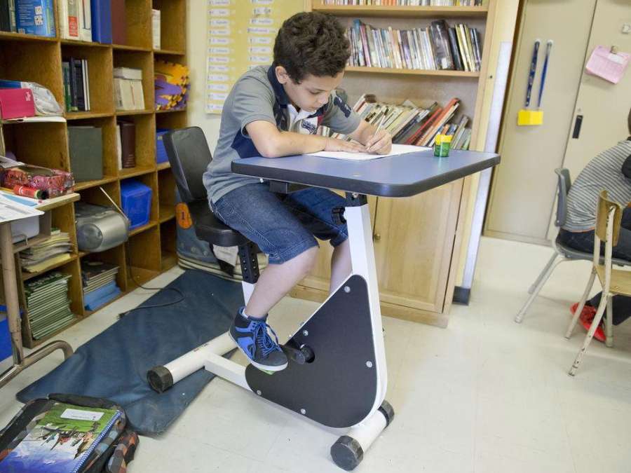 A3Noticias's tweet photo. Un colegio canadiense crea 'pupitres-bici' para niños hiperactivos https://t.co/0MUNL3j5FO https://t.co/87C9qMNPxo