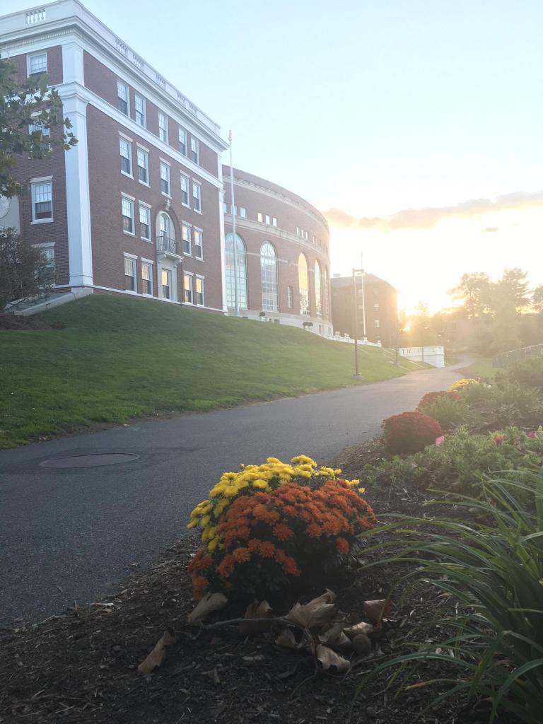 wes_wlax's tweet photo. What a beautiful day in November! #wonderfulwesleyan #olinlibrary https://t.co/BD36eLOIUe