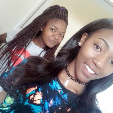 namakaumasinge's tweet photo. A lil makeup won't hurt u,use still pretty https://t.co/OHhM22Hey0