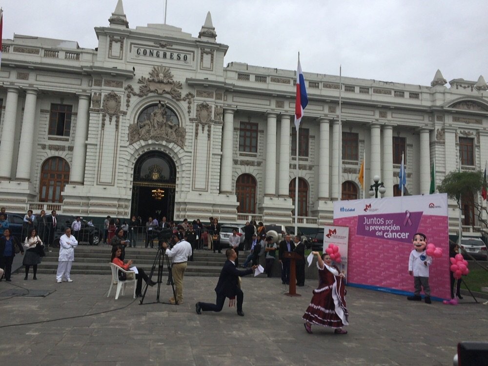 congresoperu's tweet photo. El @ComiteDamasCR y @EsSaludPeru lanzan Campaña "Juntos por la prevención del cáncer" [NP] https://t.co/l8tAsp0F6q https://t.co/ub6opDrrIm