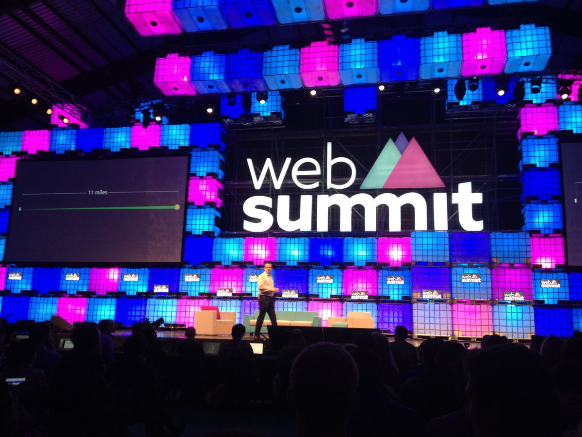 cooked4UHQ's tweet photo. Mike Schroepfer talking about Facebook's venture into virtual reality: exciting stuff! #websummit #VirtualReality https://t.co/pLACX8vEp3