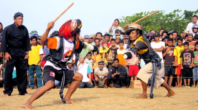 Berbagai Sajian Tradisi Akan Meriahkan Gumelem Ethnic Carnival bit.ly/1NbcpGG #GEC2015