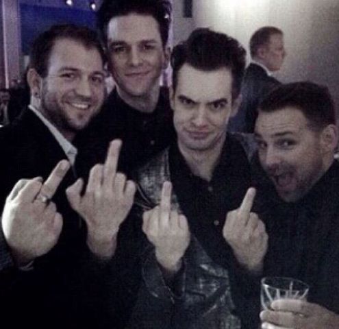 erin_caitrin's tweet image. My feelings towards these hearts 

#twitterupdate #TwitterHeart #RIPTwitterFavorite