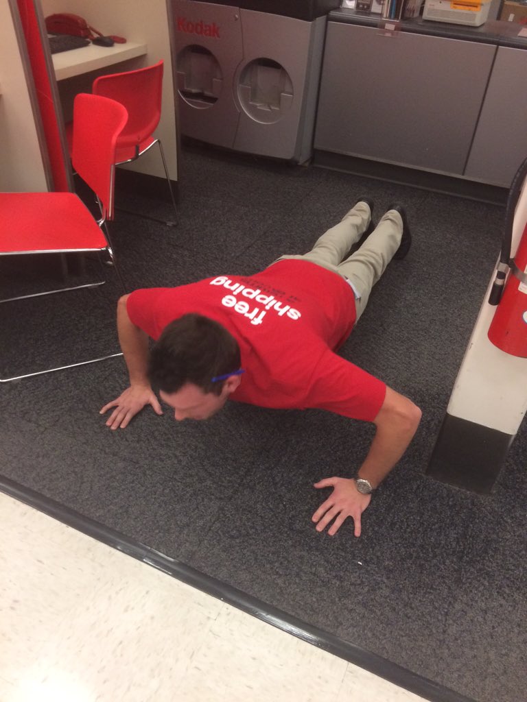 TGT_Tyler's tweet photo. Red card mania at 2014. @EricRasikas is making @Biogaming2015 proud. @saragrabbe https://t.co/oDanR1m6hj