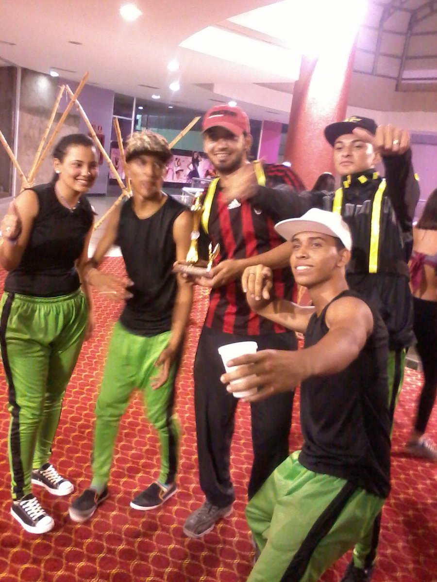 ABESD_1's tweet photo. #GanadoresDelPrimerFestival #SomosTalentosVenezuela https://t.co/g8LeSHrKNY