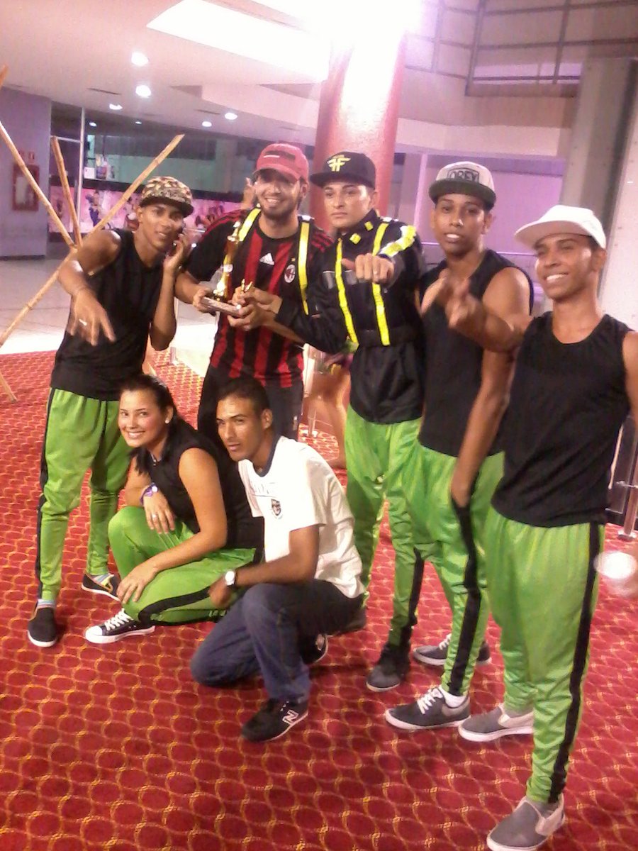ABESD_1's tweet photo. #GanadoresDelPrimerFestival #SomosTalentosVenezuela https://t.co/g8LeSHrKNY