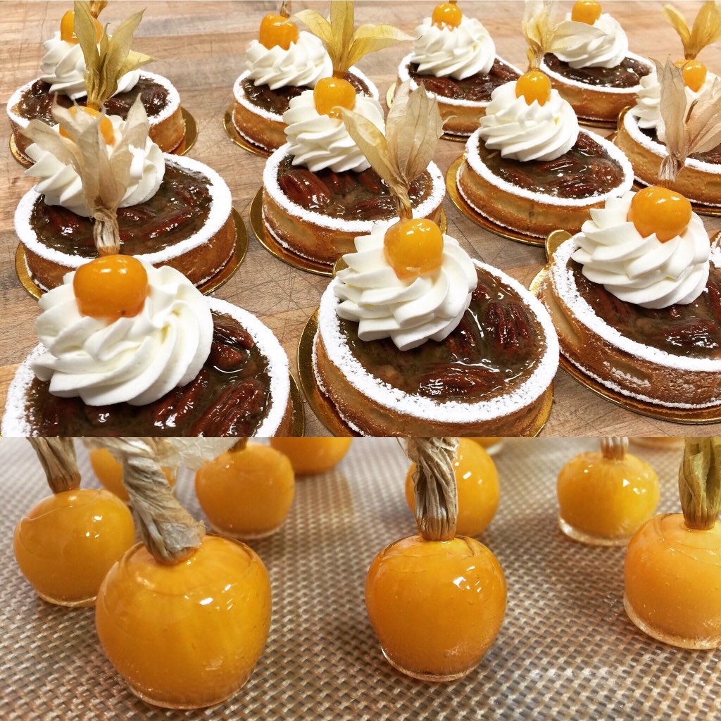 FeelingEmulsify's tweet photo. Version of #bourbonpecanpie with #gingercream @FoodNetwork #HolidayBakingChampionship @Duff_Goldman @FullerFarmer https://t.co/CITRgAljOH