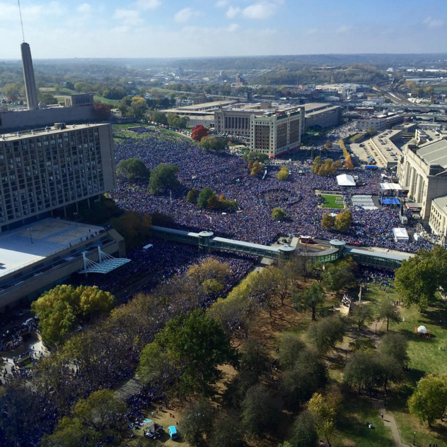 SBNation's tweet image. Every single person in Kansas City might be at the Royals parade (via   kc_hive, Instagram) sbnation.com/lookit/2015/11…