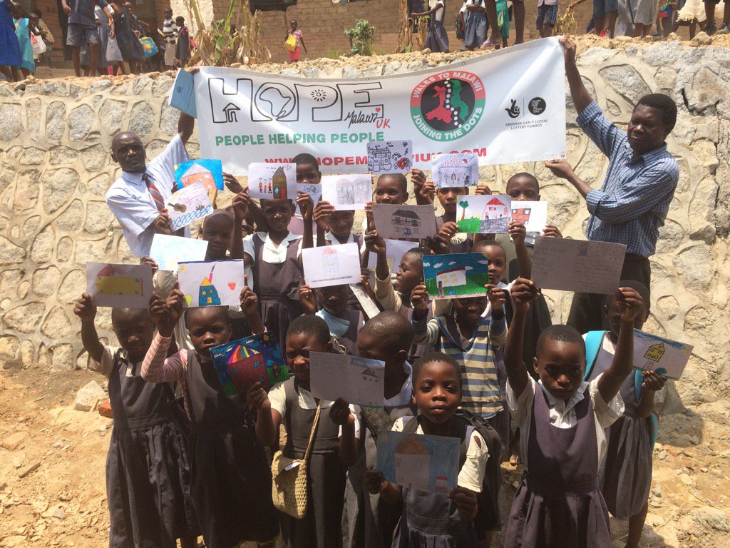 hopemalawiuk's tweet photo. @KayaFest2015 &amp;Ferryside Primary #postcardshome welcomed in #Chikale this am =42 Dots #wales2malawi @BigLotteryWales https://t.co/uVGEPnS8QH