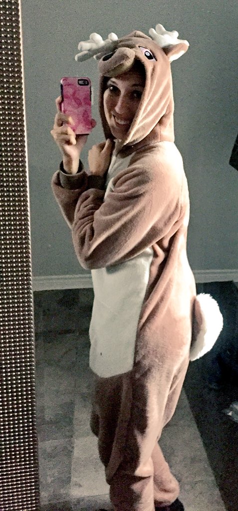 jillamclellan's tweet photo. #halloween2015 #puppylove #repyourwoof we had a transformer, koala , dragon , unicorn , deer , & wolf <3 #furfamily https://t.co/ATJZA0r4lb