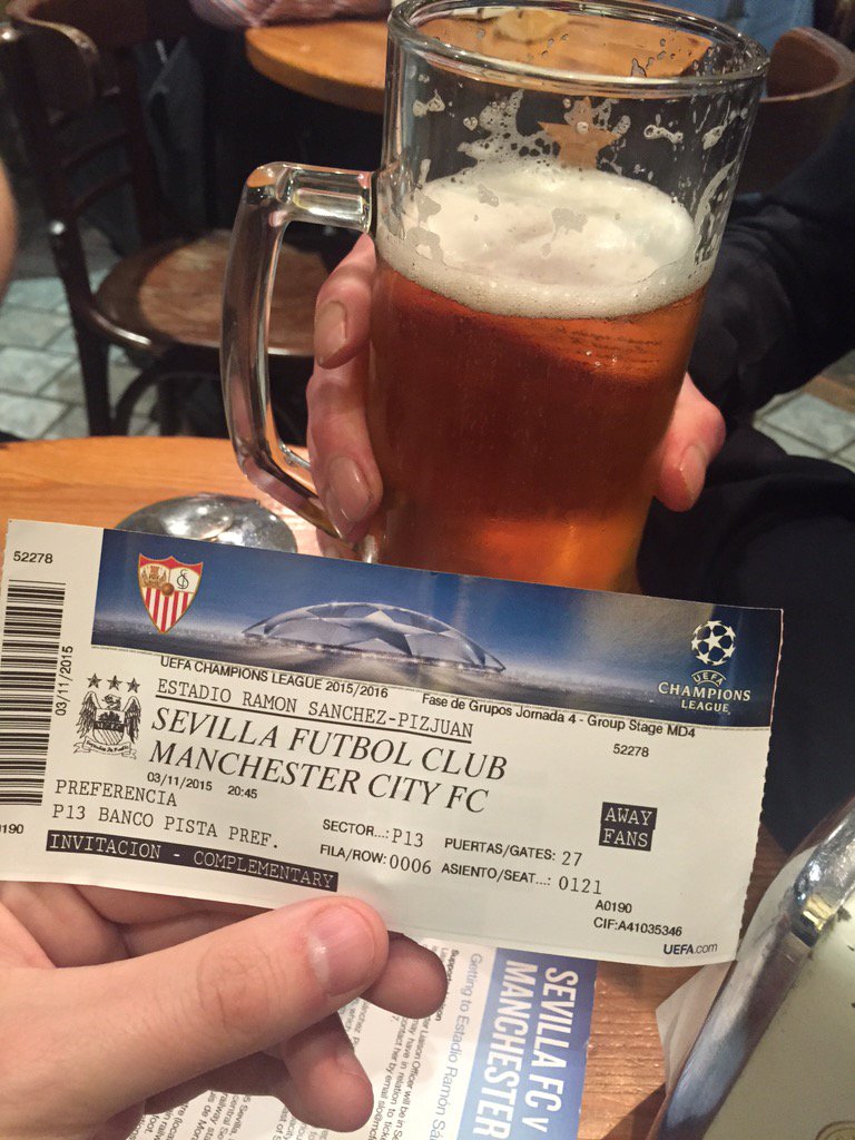 TheseCharming99's tweet photo. Not long to go now blues! COME ON CITY! #Mcfc https://t.co/aUgdYmIsqf