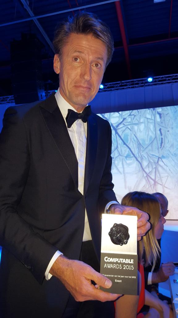 Vunnie900's tweet photo. Onze trotse ceo @ErikMeijden met de #computableawards  voor ict leverancier voor het mkb @ExactSoftware https://t.co/o2tHnpmqoN