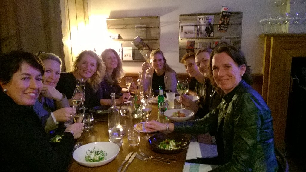 SvSchep's tweet photo. @YvonneEikens @cleohooyer @annemiekekaasj2 @Evabr1 @ilse18juli @MiriamGroenenda @KvanBrummelen Heerlijk eten! #jle15 https://t.co/LXM1kdRfSF