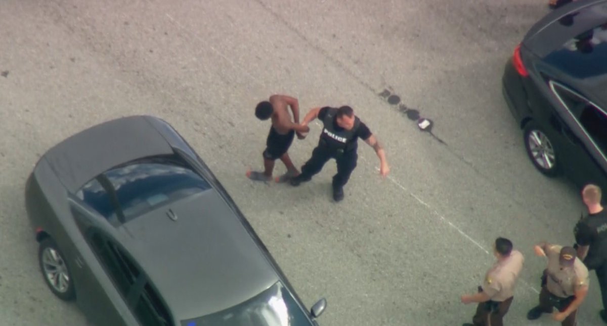 #BREAKING Police chase ends in Miami Gardens, driver in custody bit.ly/1MafN4I?utm_me… https://t.co/jOGcREjbfs