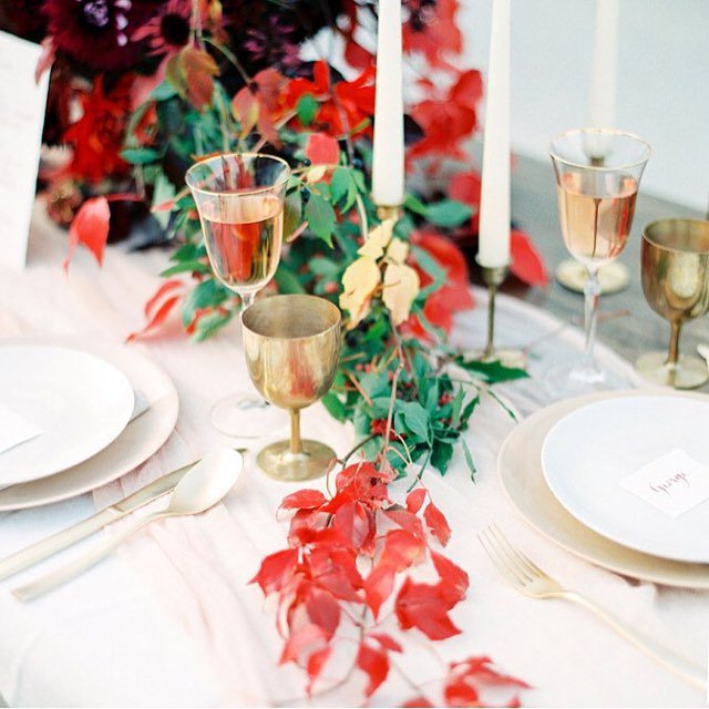 tableandtwine's tweet photo. Now that Halloween is over ❤️😍🍷🍁🌿🍴 #fancyfeasts #holidayspirit #richreds #tablescape #ente… https://t.co/E4elyNpwzY https://t.co/bQiv9pFQmJ