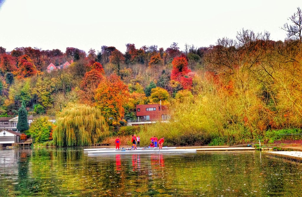 BorlaseRowing's tweet photo. Very autumnal down at Longridge today. #autumn #fall #4horr #bware https://t.co/YFUqyzUwWG