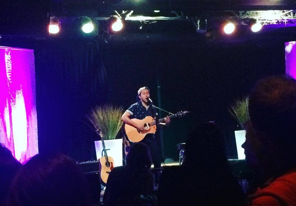 WTRWRLD's tweet photo. Last night as shot by mi amore @lanemarissa #walnutroom #HunterReece #denvermusic #singer https://t.co/7bdPxab3Nf