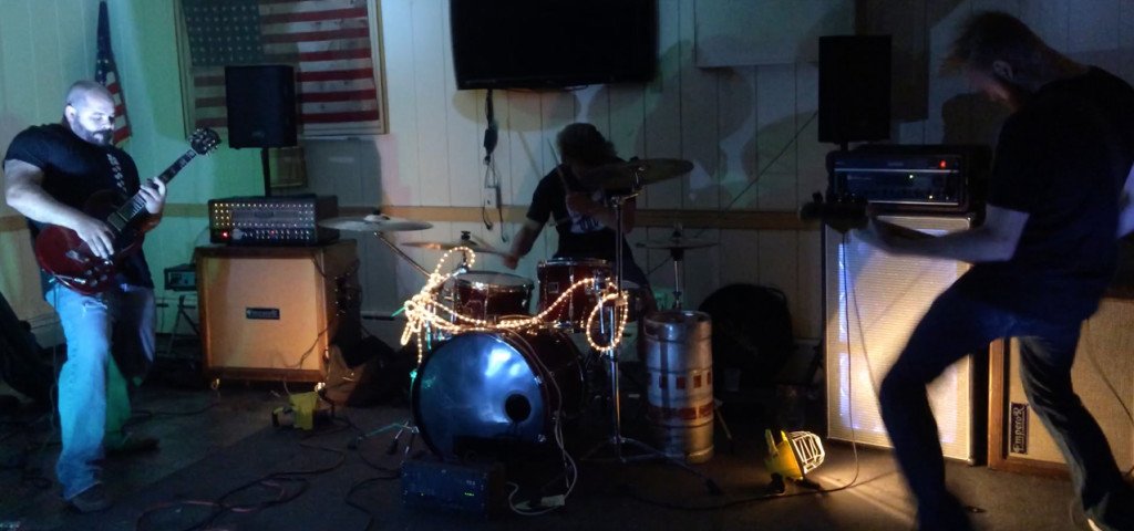 CARVED UP: “Riffer Phoenix” Now Playing At <a href="/Revolvermag/">revolvermag</a>  earsplitcompound.com/site/2015/11/0… <a href="/CarvedUpBand/">Carved Up</a> <a href="/crowquillrx/">Crowquill Records</a>