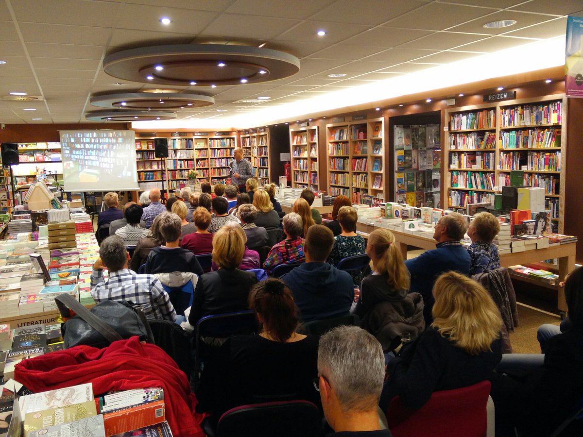 'Boeken passen in een geluksbevorderend dieet'  <a href="/Patrickzelf/">Patrick van Hees</a> op de 1e  #boekhandel Stumpel Geluksavond in #Krommenie