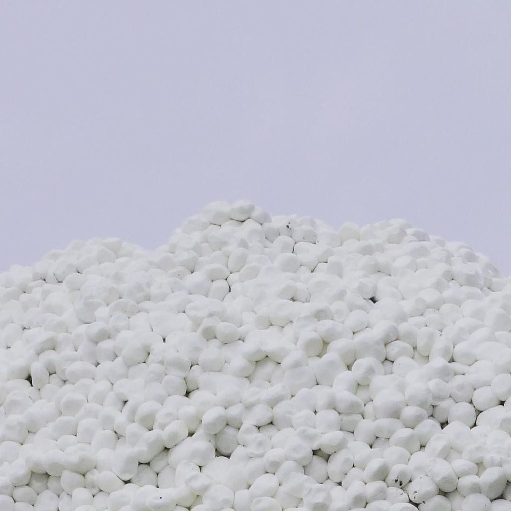 Rupert_Forster's tweet photo. polystyrene close up #a #beach #find #light #purple &amp; #white #sky #sea #walk #nice https://t.co/kCkJL3exmq https://t.co/HanFjEQ3pn