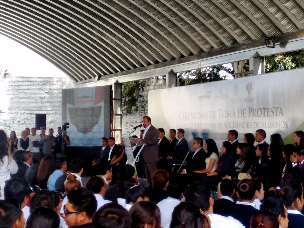 FETEDgo's tweet image. Palabras por parte del Ing. @HectorVelaV dando la bienvenida a todos los jóvenes estudiantes #SoyFeted @KchoNunez7