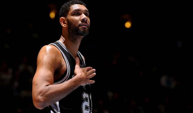 тим данкан кроссовки. тим данкан американский баскетболист. тим дункан. тим данкан с титулом. тим данкан.