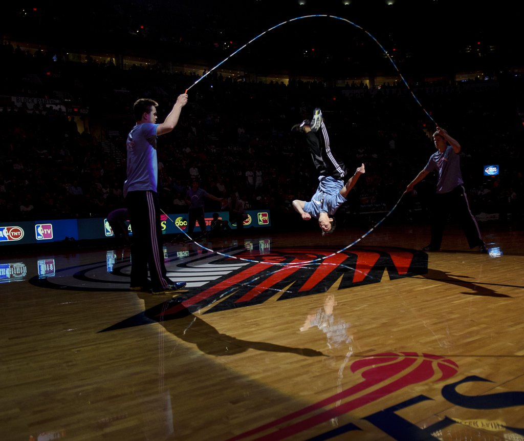 3ptproductions's tweet photo. #TuesdayTip Surprise your fans with the unexpected. Elevate your #halftime entertainment. #FanExperience https://t.co/9MRiOSwOA7