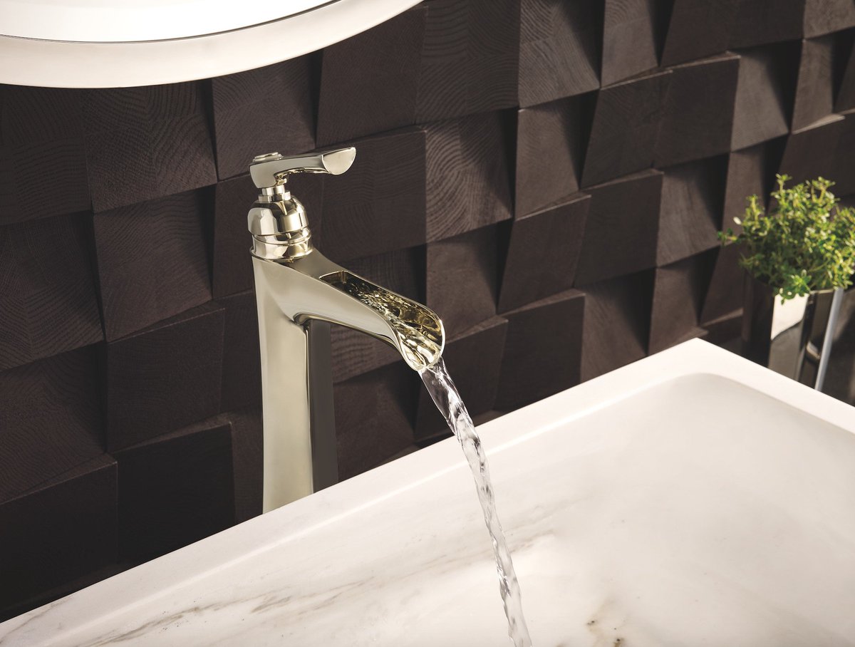 brizo's tweet photo. #Blogger19 @Maison21 crafted this #bath to complement the Rook™ collection's stately roots. https://t.co/aXTvgZLs5M https://t.co/wKiutq8Bo2