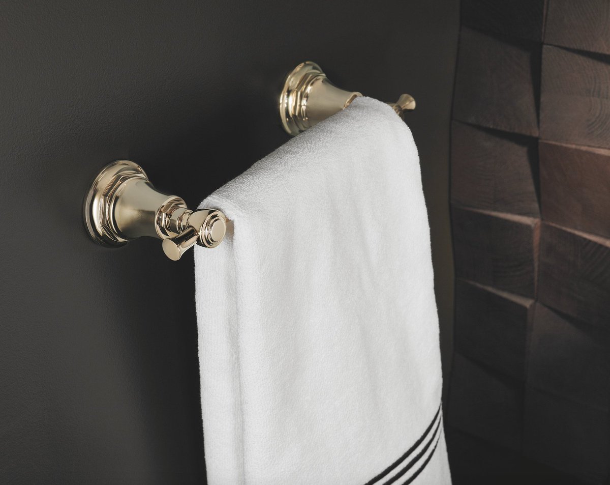 brizo's tweet photo. #Blogger19 @Maison21 crafted this #bath to complement the Rook™ collection's stately roots. https://t.co/aXTvgZLs5M https://t.co/wKiutq8Bo2