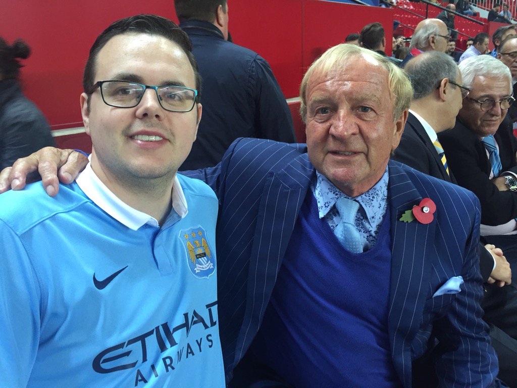 TheseCharming99's tweet photo. Only sat near this legend! #MCFC https://t.co/HktkyLEwm5