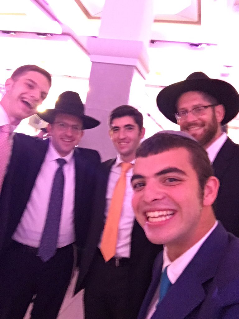 shlomostark123's tweet photo. Pumped for chefs wedding @ncsykollel reunion @laveyfreedman https://t.co/EvpoUsCjO1