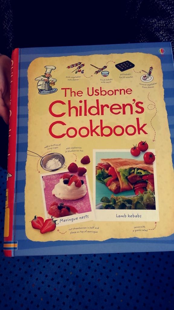 melissa_ysj's tweet photo. research for thematic presentation..thinking about what tasks ans activities to do this week! #ysjprimed https://t.co/x87kP0EM5x