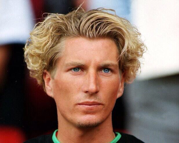 bmilto's tweet photo. @RobbieSavage8 @btsport looks like your admired as much as @KTHopkins is in the country!! https://t.co/zKh9pn7foc
