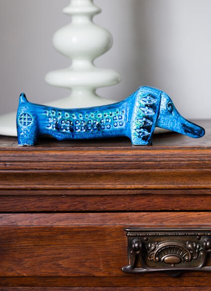 2lovelygays's tweet photo. Can't beat this #bitossi dachshund for a bit of retro #styling #makinglivinglovely #interiors #2LG #interiors x https://t.co/zBBtMuMiBu