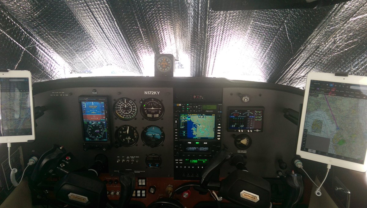 avidyne1's tweet photo. Check this decked out @cessna 172.Great work from @gcavionics #IFD540 #AXP340 #ADSB https://t.co/RlFJply44r