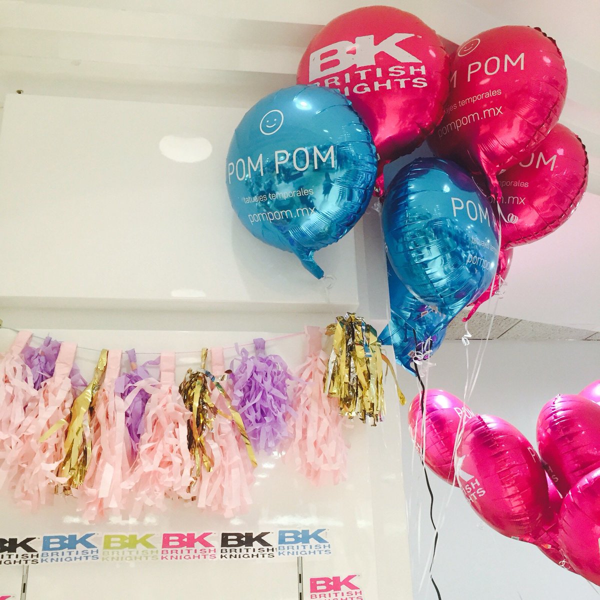 BritKnightsMx's tweet photo. Nuestro lanzamiento en @palaciohierro con @pompom_mx &amp; @FrutosDeVida
El álbum en nuestra cuenta de FB.
#HelloBK https://t.co/dEjIOIUH5L