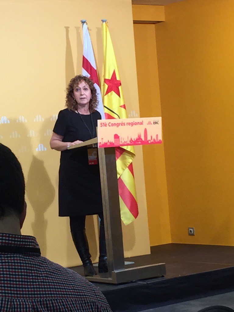 montsebenedi's tweet photo. .@estercapella Honesta, justa, compromesa, lluitadora, lliure Sempre al servei d ls persones #Dignitat #OrgullAmiga https://t.co/dT7w4fng5I